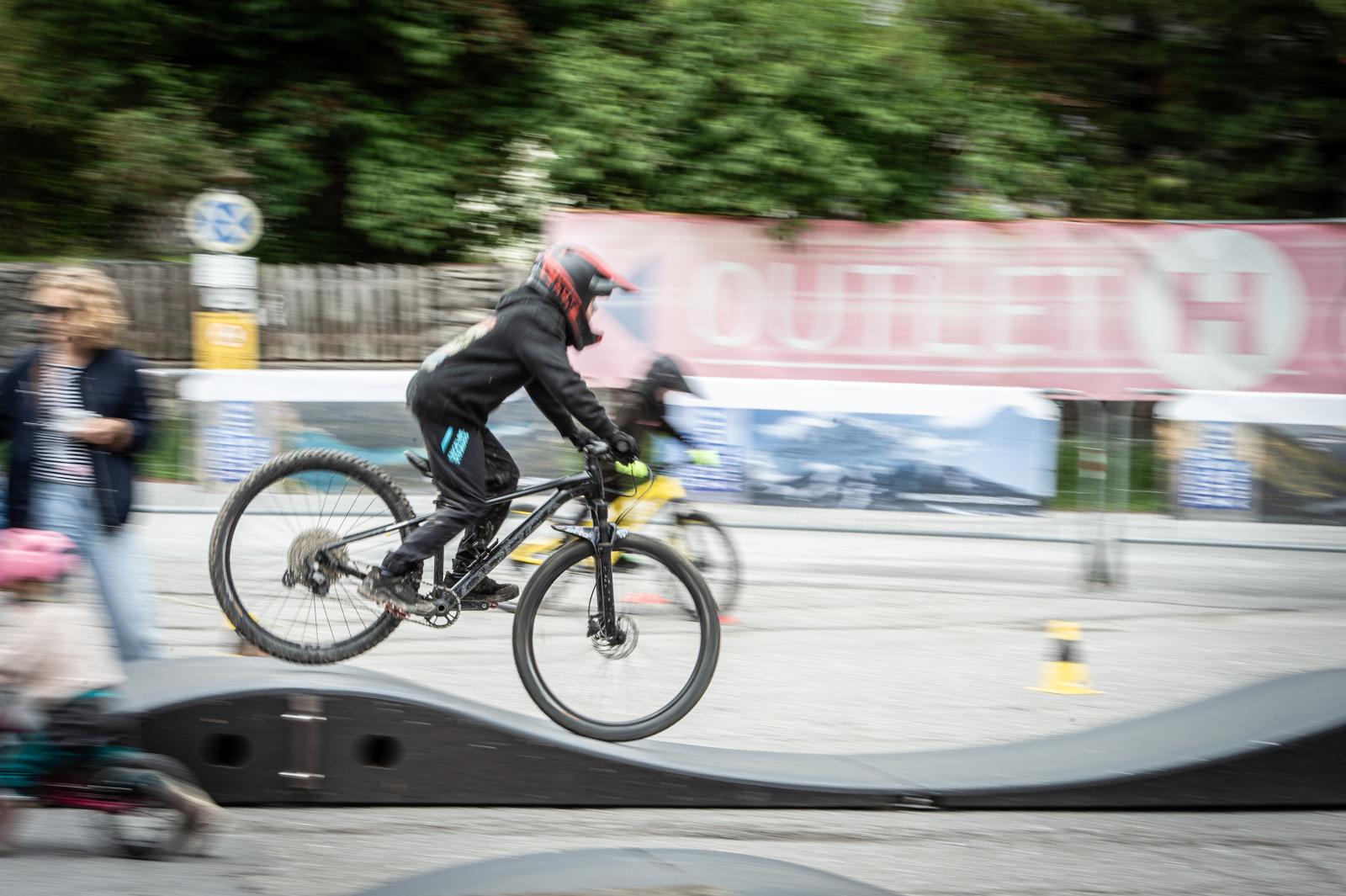 Von der Piste auf den Trail: Tiroler Zugspitz Arena startet vom Winterfinale in den Frühling