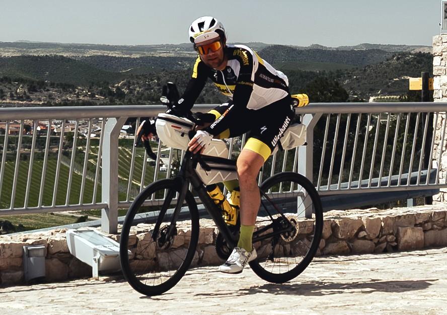 Christoph Strasser siegt beim Unknown Race in Spanien mit Peeroton Hi-End Endurance