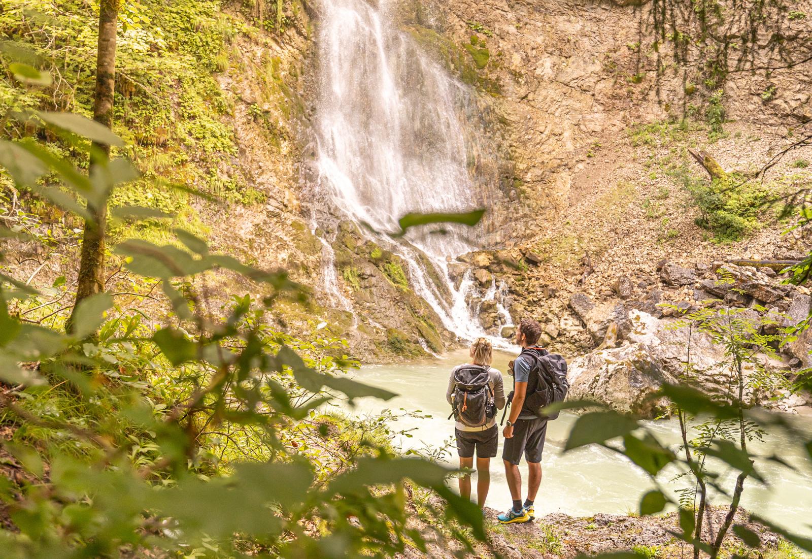Familienmomente zwischen Gipfeln, Waldabenteuern und Wasserwelten