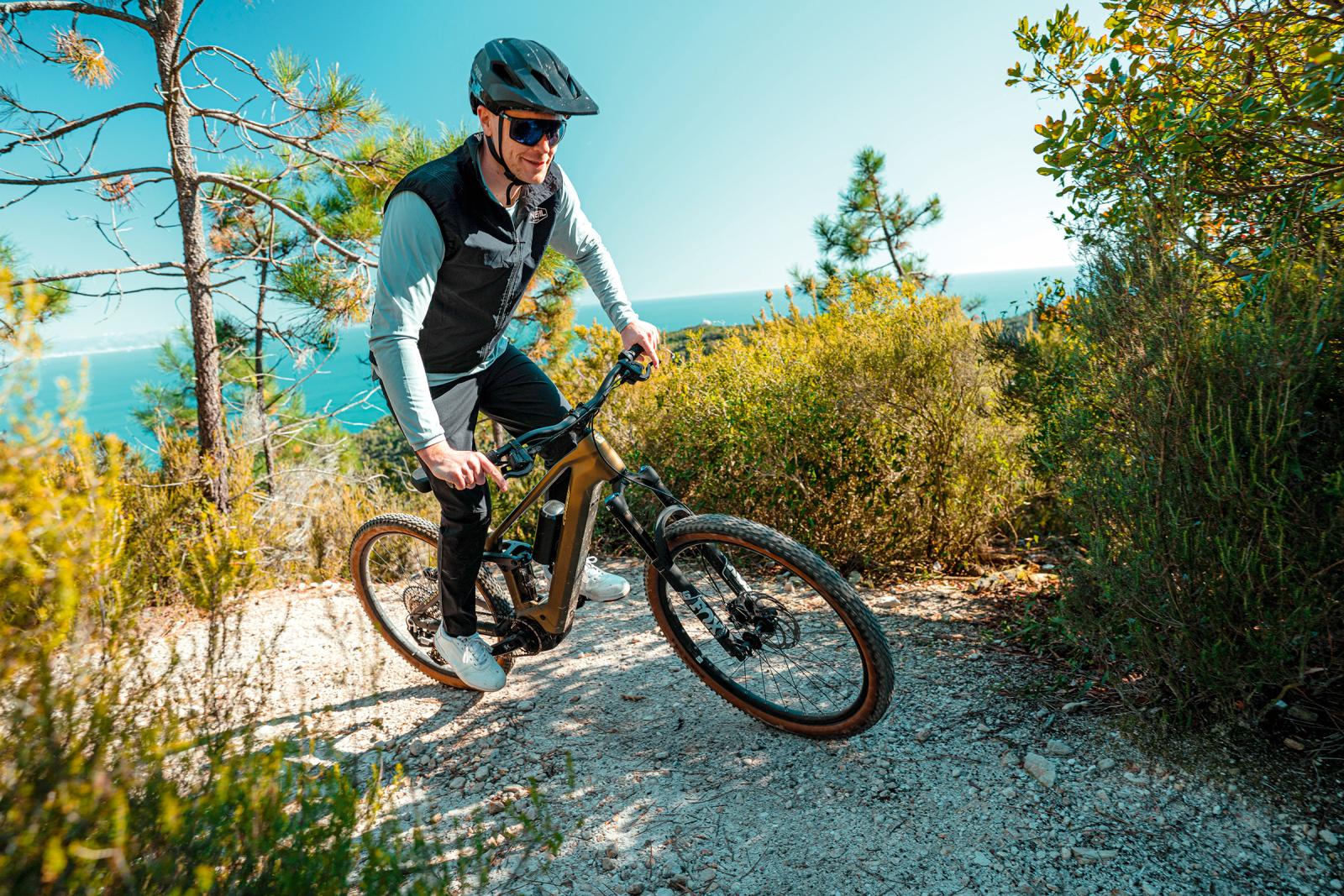 Boost & Bikegefühl: E-MTB 2026 – ein Blick hinter die Kulissen eines steilen Aufstiegs