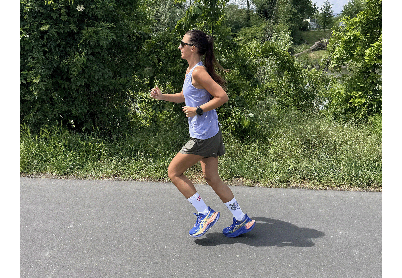 Vollständig ausgerüstet von ASICS - Veronika testet Laufschuhe und Outfit