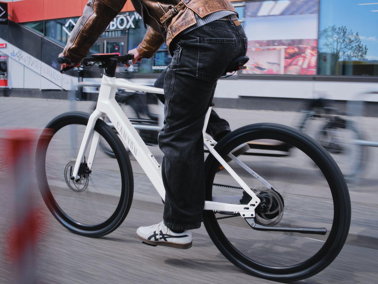 Bosch präsentiert ersten Nabenmotor für urbane eBikes - Hub Line und neue Komponenten sollen leichtes, vernetztes City-Biken ermöglichen