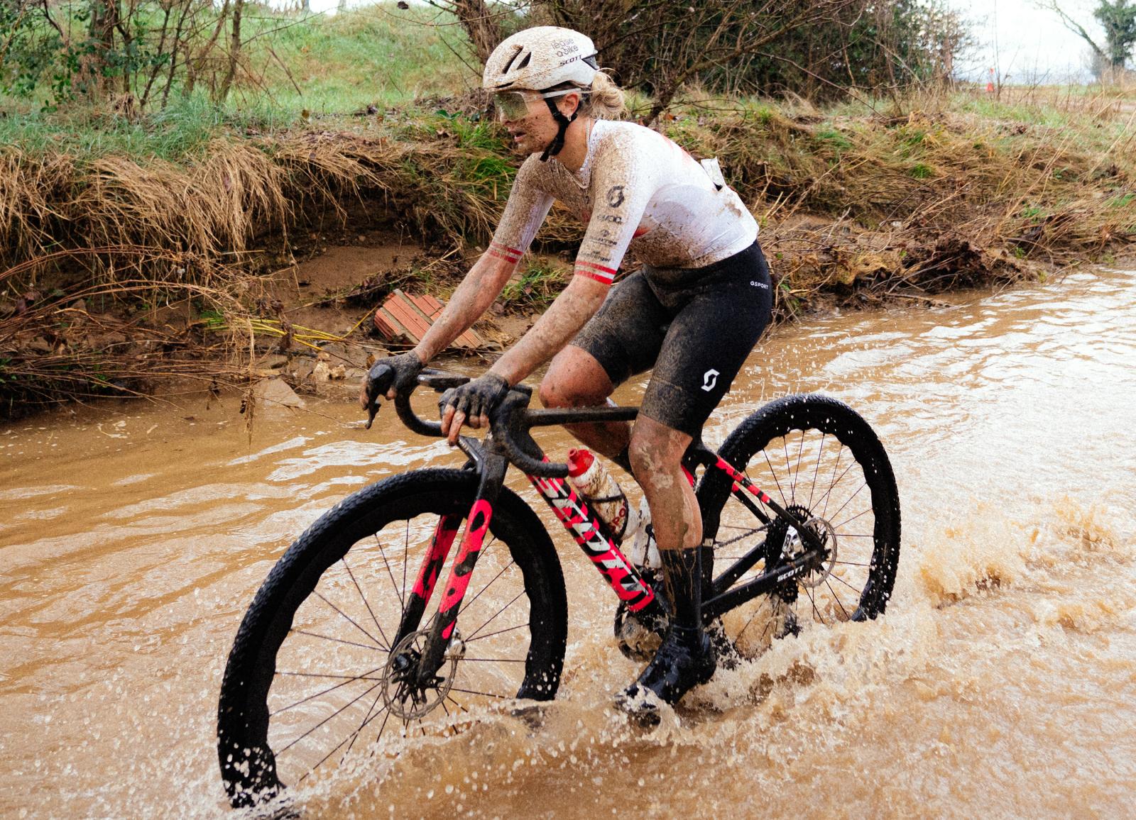 Your pace, your journey: Jana Gigele, Österreichs beste Gravel-Racerin im Interview
