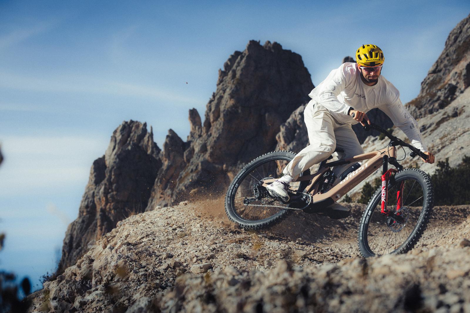 Der neue SEEKER von FIRST DEGREE: Ein Schuh. Jeder Trail. Keine Kompromisse.