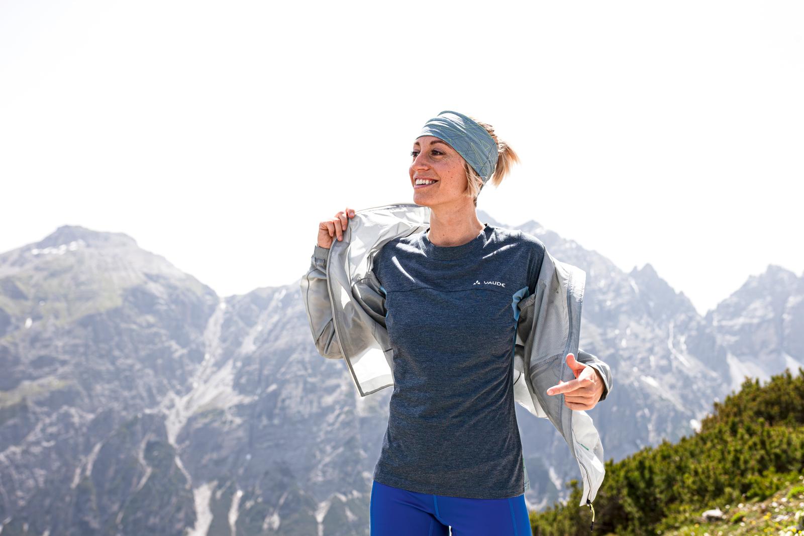 Drei Jacken für alle Fälle – Hardshell, Softshell & Isolationsjacke: Welche wann zum Einsatz kommt