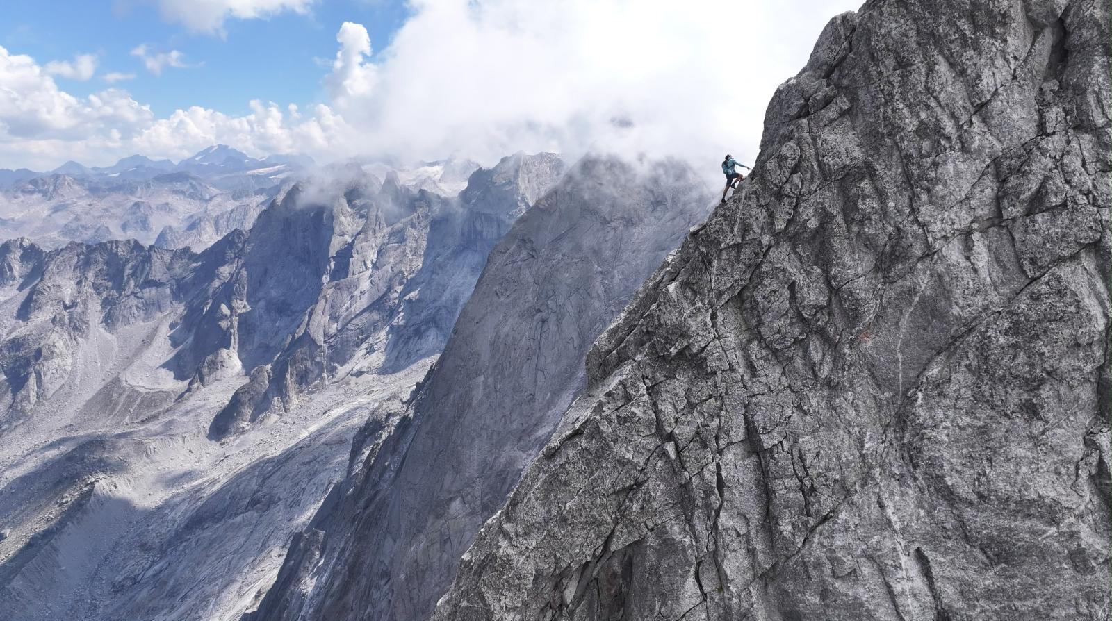 Martin Sieberer klettert Ridge2Ridge solo