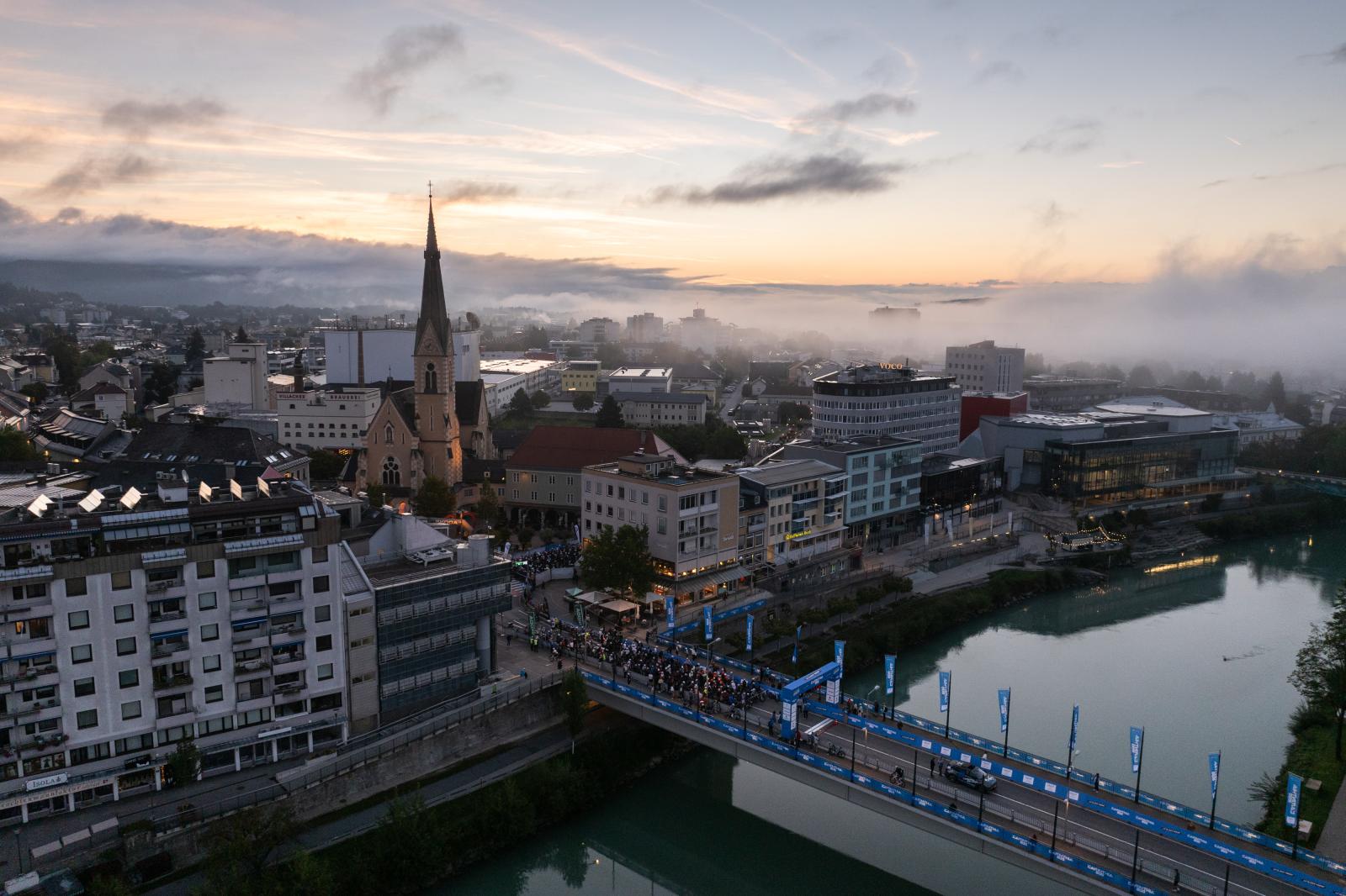 Carinthia200 feiert spektakuläre Premiere: Knapp 2.000 Rennradfans erobern Kärnten