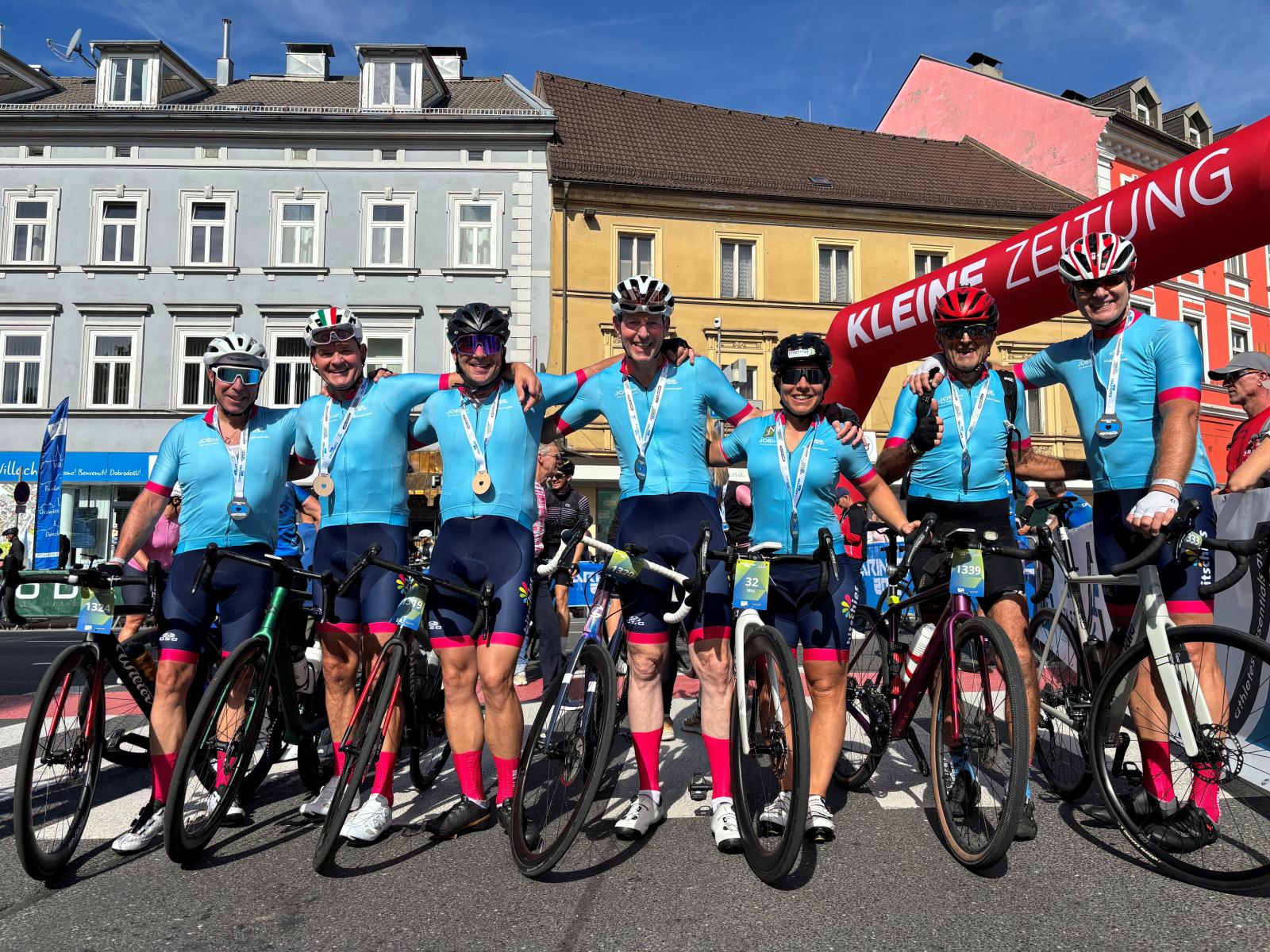 Carinthia200 feiert spektakuläre Premiere: Knapp 2.000 Rennradfans erobern Kärnten