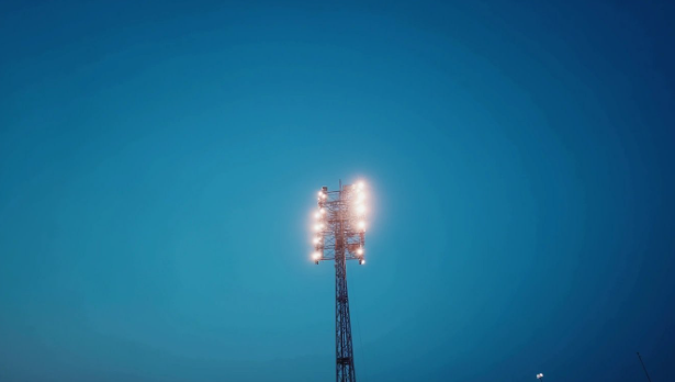 Sport in der Hosentasche: Wie mobile Apps die Art und Weise verändert haben, wie Fans Sport verfolgen und wetten.