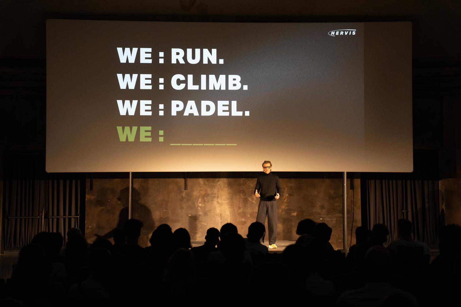 Neuaufstellung bei HERVIS: Sporthändler präsentiert neue Strategie „WE : SPORTS“