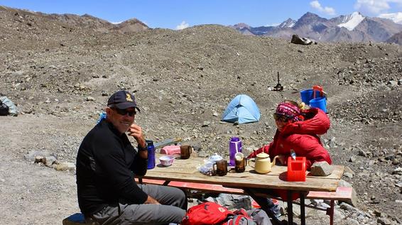 Expedition: Pik Lenin (7134m) in Kirgistan - Teil 3: Abreise aus Achik Tash und hinein in den Großstadtdschungel Istanbuls / Bild: wusaonthemountain.at Expedition: Pik Lenin (7134m) in Kirgistan - Teil 3: Abreise aus Achik Tash und hinein in den Großstadtdschungel Istanbuls / Bild: wusaonthemountain.at