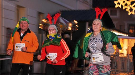 Beste Stimmung und Top-Leistungen der Österreichischen Laufelite beim 25. Mödlinger Altstadtadventlauf / Bild: Adventlauf Altstadt Mödling