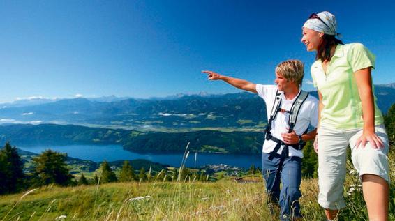 Unterwegs am Alpe-Adria-Trail - Etappe 12: Ausblick Alexanderhütte / Bild: Herbert Raffalt / Kärnten Werbung GmbH - AlpeAdriaTrail