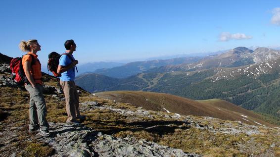 Unterwegs am Alpe-Adria-Trail - Etappe 15: Biosphärenpark Nockberge / Bild: Alexandra Rieger / Kärnten Werbung GmbH - AlpeAdriaTrail Unterwegs am Alpe-Adria-Trail - Etappe 15: Biosphärenpark Nockberge / Bild: Alexandra Rieger / Kärnten Werbung GmbH - AlpeAdriaTrail