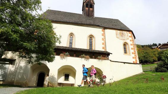 Unterwegs am Alpe-Adria-Trail - Etappe 17: Kirche St. Kathrein / Bild: Kärnten Werbung GmbH - AlpeAdriaTrail Unterwegs am Alpe-Adria-Trail - Etappe 17: Kirche St. Kathrein / Bild: Kärnten Werbung GmbH - AlpeAdriaTrail