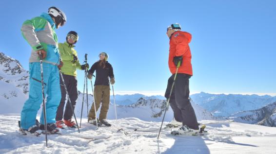 Anfänger auf die Piste: Skifahren lernen leicht gemacht / Bild: CheckYeti.com