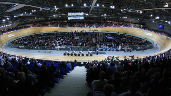 Auf die schiefe Bahn geraten: SPORTaktiv beim Bahnradfahren / Bild: imago Auf die schiefe Bahn geraten: SPORTaktiv beim Bahnradfahren / Bild: imago