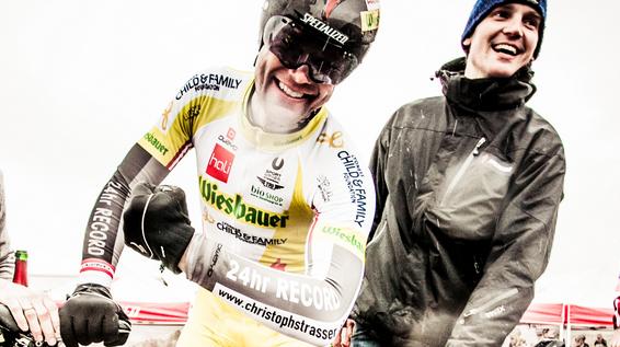 Weltrekord Christoph Strasser Fahrt 896 Km In 24 Stunden Sportaktiv Com