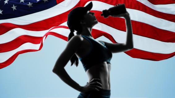 Black Juice...oder das kleine Schwarze: Detox mit Aktivkohle / Bild: iStock / OSTILL Black Juice...oder das kleine Schwarze: Detox mit Aktivkohle / Bild: iStock / OSTILL