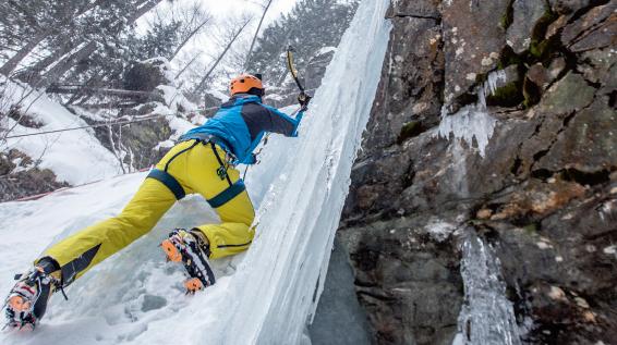 SPORTaktiv live dabei: Eisklettern im Selbstversuch / Bild: Eisfestival / Riepler