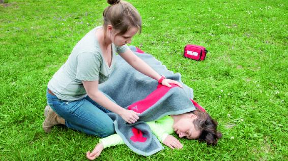 Erste Hilfe Basics Was Tun Bei Bewusstlosigkeit Sportaktiv Com