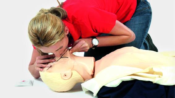 Erste Hilfe Basics: Was tun bei Atem-Kreislauf-Stillstand / Bild: ÖRK / M. Hechenberger