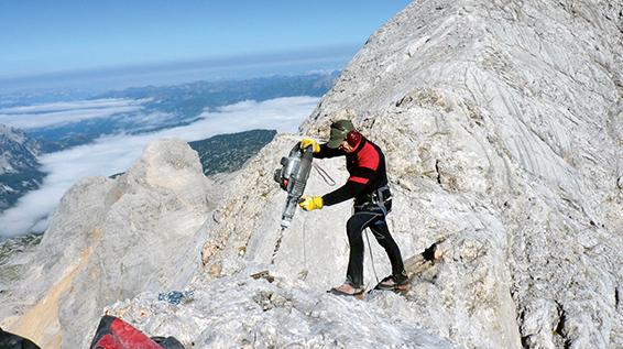 Wie baut man eigentlich einen Klettersteig? / Bild: Hans Prugger Wie baut man eigentlich einen Klettersteig? / Bild: Hans Prugger
