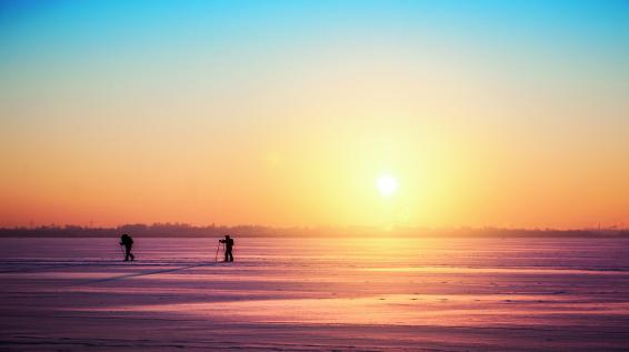 Weg von der Loipe: Langlaufen im Backcountry / Bild: iStock / darkbird77
