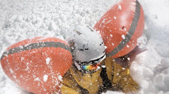 Was kann der Lawinenairbag: Die Modelle von ABS, Mammut, BCA und Pieps / Bild: ABS