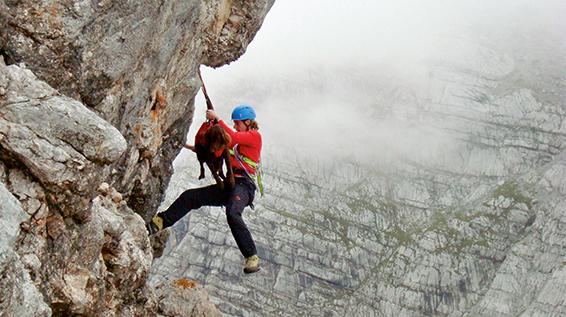 Immer der Nase nach: Wie Hunde zu Lawinenhunden werden / Bild: Lawinenhundestaffel Salzburg Immer der Nase nach: Wie Hunde zu Lawinenhunden werden / Bild: Lawinenhundestaffel Salzburg