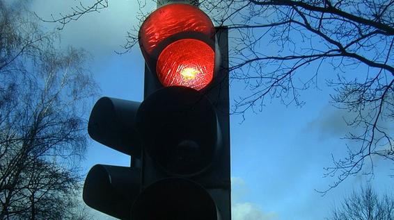 Mittendrin: Verkehrsampeln für Skipisten / Bild: KK