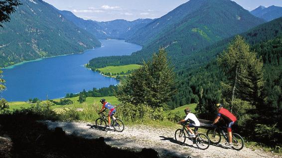 SPORTaktiv Urlaubstipp: Grenzenlos Mountainbiken im Südwesten Kärntens / Bild: Weissensee / Lammerhuber SPORTaktiv Urlaubstipp: Grenzenlos Mountainbiken im Südwesten Kärntens / Bild: Weissensee / Lammerhuber