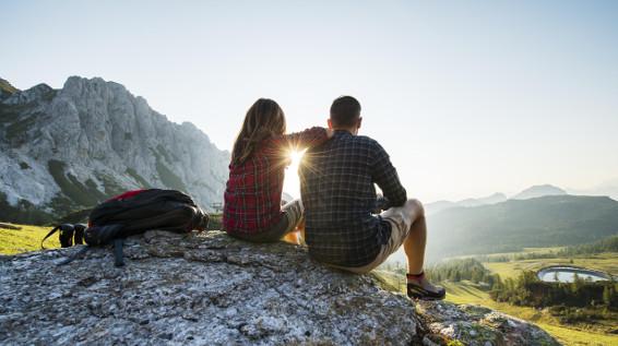 Rast beim Wandern in der Region Nassfeld-Pressegger See/Lesachtal / Bild: Zupanc Rast beim Wandern in der Region Nassfeld-Pressegger See/Lesachtal / Bild: Zupanc