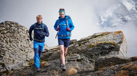 Hybrid, UPF und Nachhaltigkeit: Das sind die neuen Trends bei den Outdoortextilien / Bild: Mammut