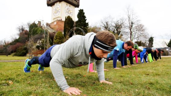 Fitness goes outdoor: SPORTaktiv im Bootcamp / Bild: Thomas Polzer