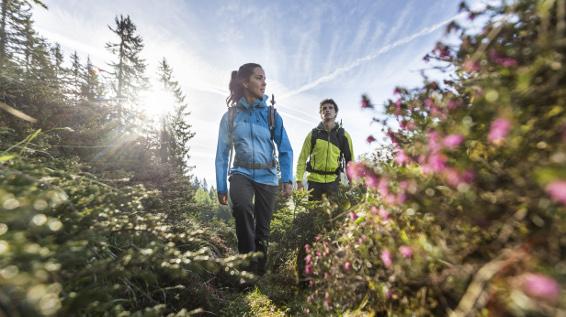 Materialcheck: So machst du deine Outdoorjacke fit für den Berg / Bild: Löffler Materialcheck: So machst du deine Outdoorjacke fit für den Berg / Bild: Löffler