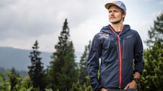 Fit to Perform: Mit Paraglider Paul Guschlbauer / Bild: Red Bull Fit to Perform: Mit Paraglider Paul Guschlbauer / Bild: Red Bull