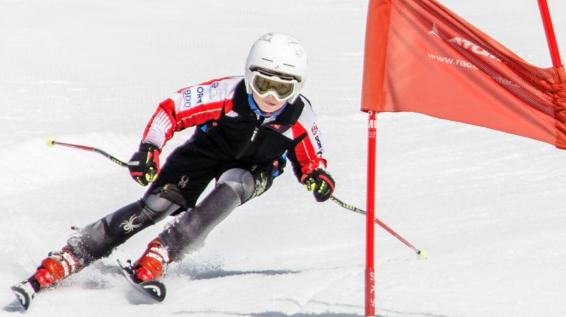 Rennfieber: Hobbyskifahrer im Race Camp / Bild: Monika Neiheisser