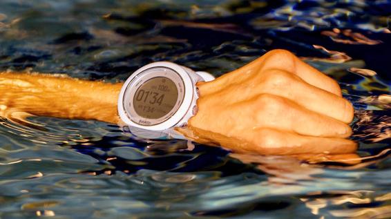Produkttest: Das kann die Suunto Ambit 3 Sport beim Schwimmen / Bild: Horst von Bohlen