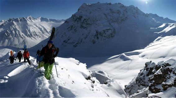 Von Freeridern für Freerider: Verbessere deine Skills bei den risk'n'fun-Ausbildungstagen / Bild: Heli Düringer Von Freeridern für Freerider: Verbessere deine Skills bei den risk'n'fun-Ausbildungstagen / Bild: Heli Düringer