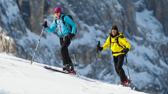 Skitourengehen: 8 Tipps zu Planung, Aufstieg und Abfahrt Skitourengehen: 8 Tipps zu Planung, Aufstieg und Abfahrt