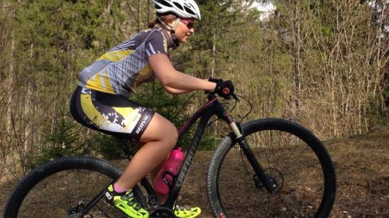 Das richtige Outfit beim Biken / Bild: Kathi Bittner Das richtige Outfit beim Biken Kliedung Bekleidung Radfahren MTB