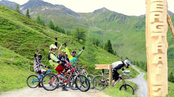 Saalbach-Hinterglemm: Neue Strecke am Hacklberg Trail eröffnet Saalbach-Hinterglemm: Neue Strecke am Hacklberg Trail eröffnet