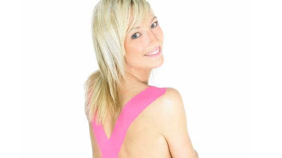 Kinesio Tapes: Was sie können und welchen Nutzen sie bringen / Bilder: Artzt Vitality / Simply fit Kinesio Tapes: Was sie können und welchen Nutzen sie bringen / Bilder: Artzt Vitality / Simply fit