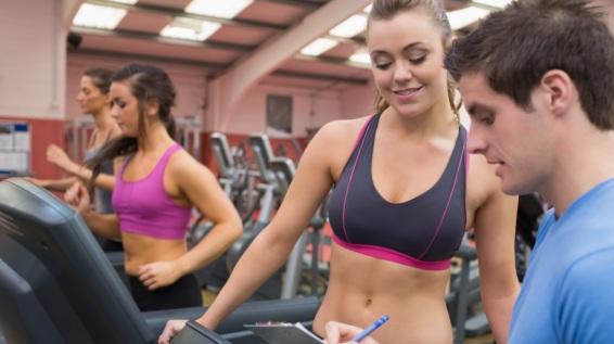 Volltanken, bitte: Die richtige Nährstoffverteilung im Ausdauer- und Kraftsport / Bild: Shutterstock Volltanken, bitte: Die richtige Nährstoffverteilung im Ausdauer- und Kraftsport / Bild: Shutterstock