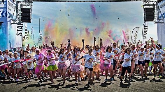 Farbenfrohes Laufspektaktel: The Color Run macht Wien bunt / Bild: Reebok
