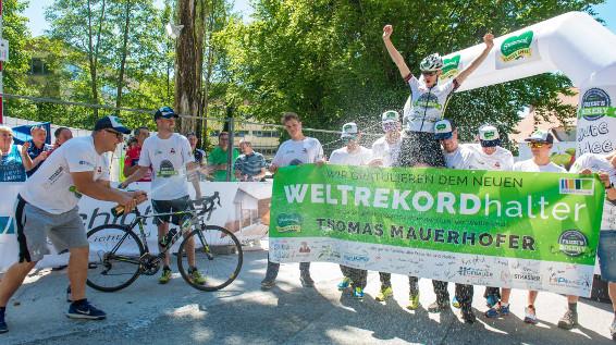 Eintrag ins Guiness Buch: Steirischer Extremradler schafft Höhenmeter-Weltrekord / Bild: Rene Strasse Eintrag ins Guiness Buch: Steirischer Extremradler schafft Höhenmeter-Weltrekord / Bild: Rene Strasse