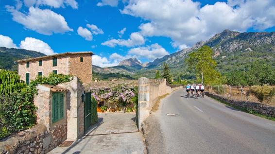 Tipps fürs Triathlon-Trainingslager: Von den Campzielen bis zur Trainingsgestaltung / Bild: iStock / ArtesiaWells