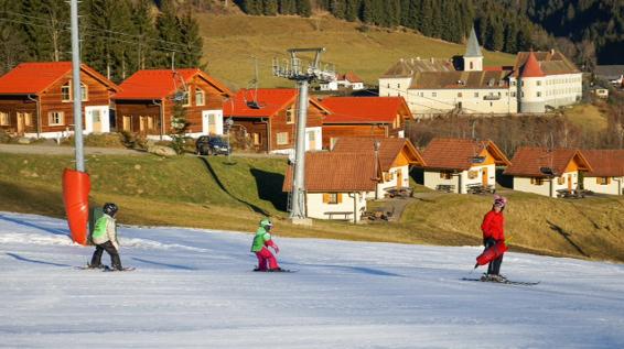 Hohes Verletzungsrisiko bei wenig Schnee: Risikobewusstes Verhalten auf Pisten ist unbedingt erforderlich / Bild: Naturfreunde Österreich / Martin Edlinger