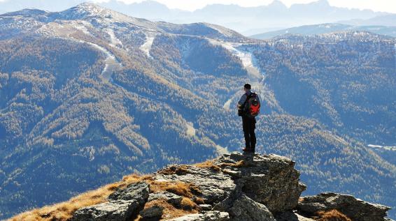 Wandern für Anfänger: Vorbereitung ist der halbe Weg / Bildrechte: Flickr Der Alpe Adria Trail in Bad Kleinkirchheim Bad Kleinkirchheim CC BY-SA 2.0 / Bestimmte Rechte vorbehalten